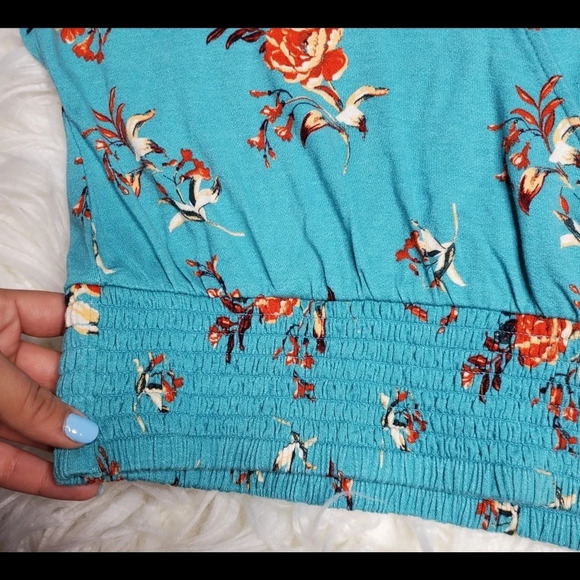 BP Surplice Smocked Hem Crop Top - Picture 4 of 6